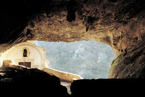 La famosa cueva de Sandaili