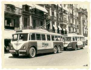 130. Un trolleybus urbain. 