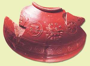 71. Sigillata bowl from Rioja. The decorative motifs include the maker's trademark: Titius Sagernus.© Xabi Otero