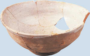 135. Bowl made at Eskoriatza, reconstructed from fragments found during the dig.© Jose López