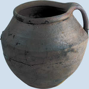 41. Earthenware vessel made in Bearn  and used in Hondarribia.© Jose López