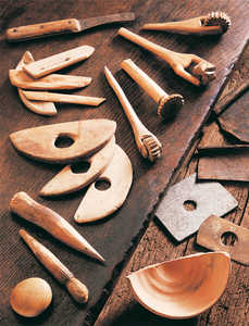 60. A potter's tools.© Jose López
