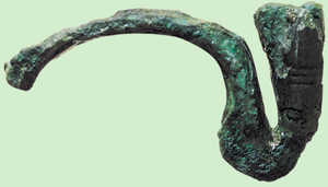 170. Fibule de bronze, mise au jour à Munoaundi, probablement fabriquée dans le village ou dans ses environs.© Aranzadi Zientzia Elkarteko Gordailu Zentroa