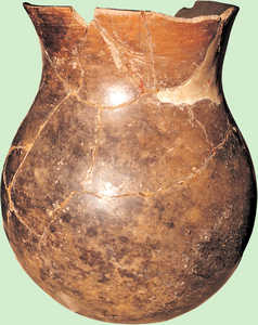 38. Eskuz egindako zeramikazko ontzia, Alkizan, Olatzazpiko haitzuloan aurkitua.© Xabi Otero